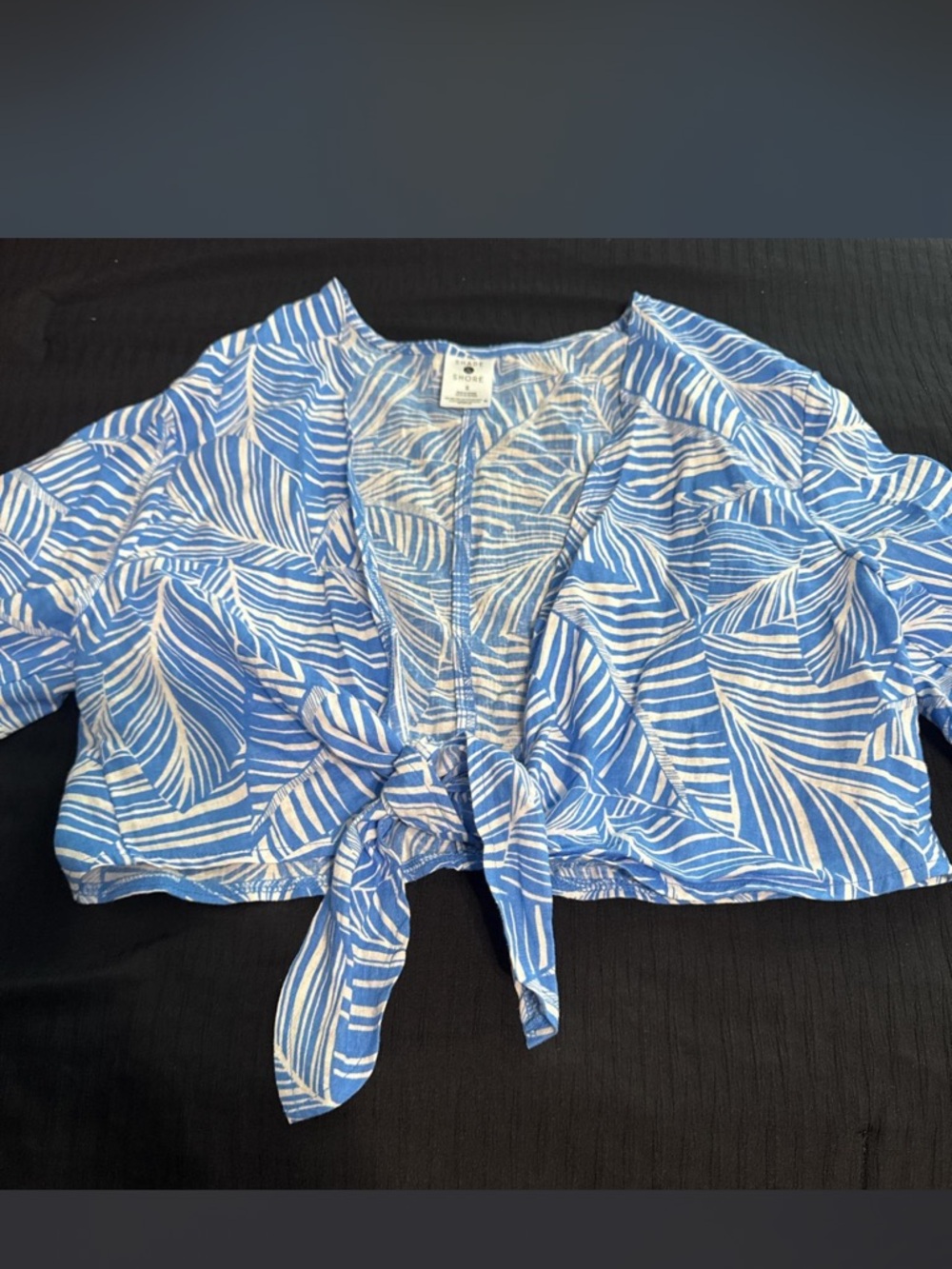 Shade & Shore Blue and White Leaf-Print Top